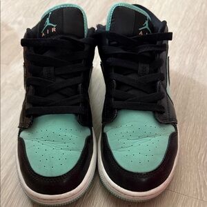 Jordan Kids Sneakers in Black and Teal